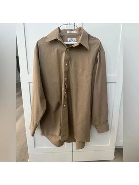 Enro Non-Tron Long Sleeve button shirt 161/2 32-33
Dress Shirt Mens